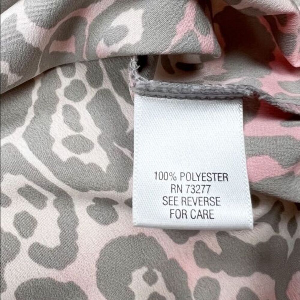 Apt. 9 Grey Pink Leopard Cap Sleeve Blouse Top Size XS - Picture 6 of 7